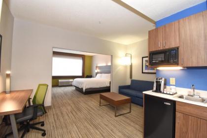 Holiday Inn Express & Suites Southern Pines-Pinehurst Area an IHG Hotel - image 14