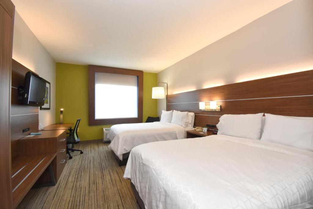 Holiday Inn Express & Suites Southern Pines-Pinehurst Area an IHG Hotel - image 3