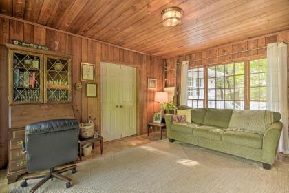 Quaint Apt with Yard 1 Mi to Nature Preserve! - image 5