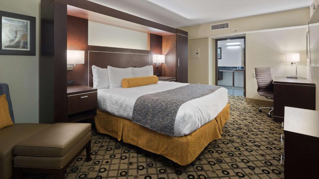 Best Western Premier Executive Residency Detroit Southfield Hotel - image 4