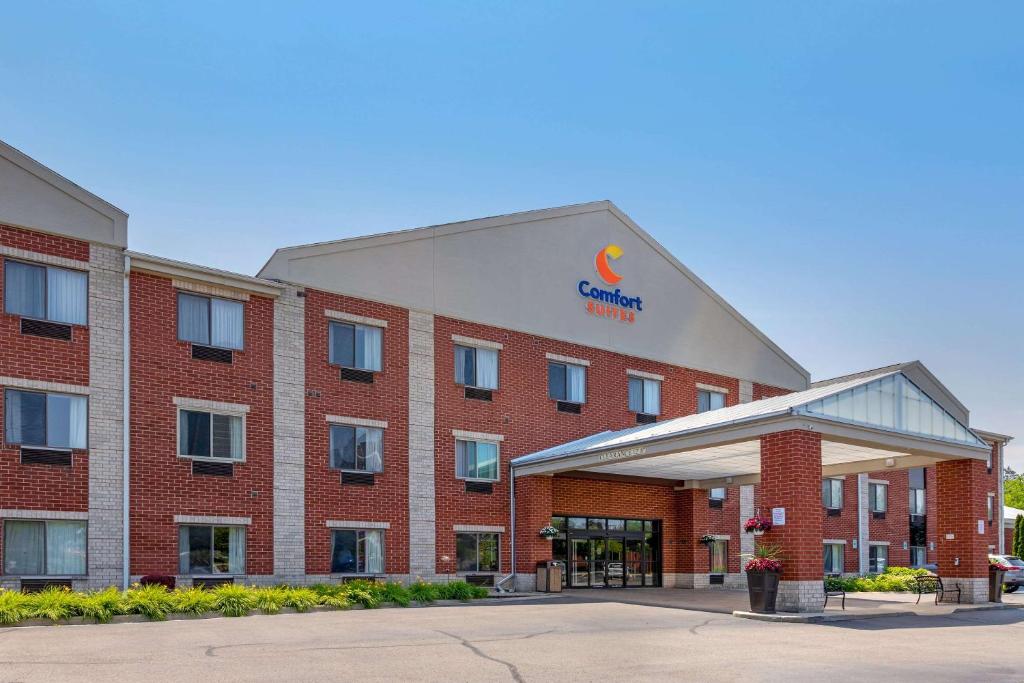 Comfort Suites Southfield - main image