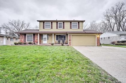 Suburban Detroit Home with Porch Yard and Fire Pit! - image 4