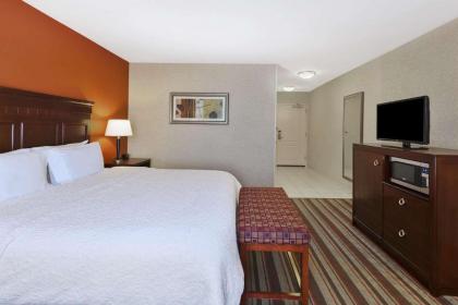 Hampton Inn Detroit/Southgate - image 10