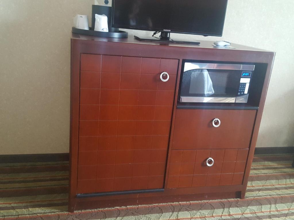 Hampton Inn Detroit/Southgate - image 2