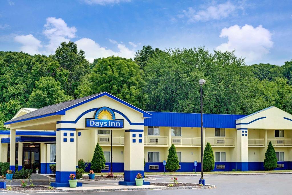 Days Inn by Wyndham Southington - main image