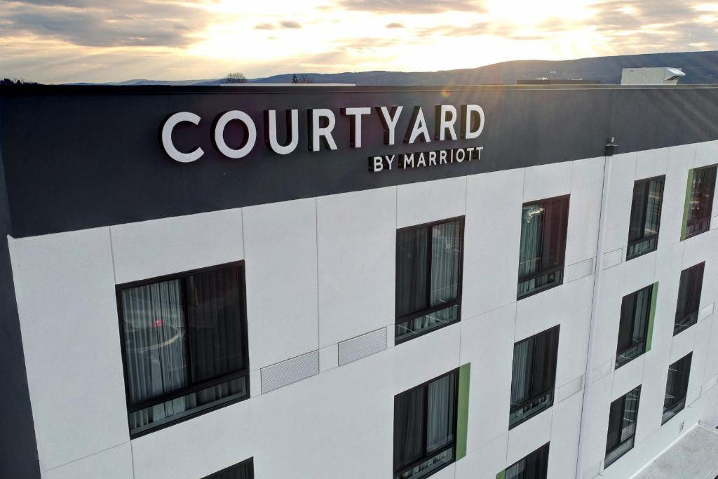 Courtyard by Marriott Southington - main image