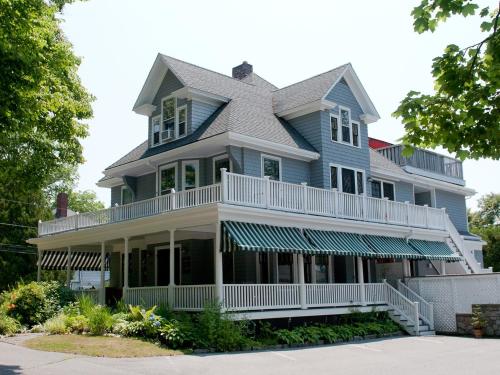 Lindenwood Inn - main image