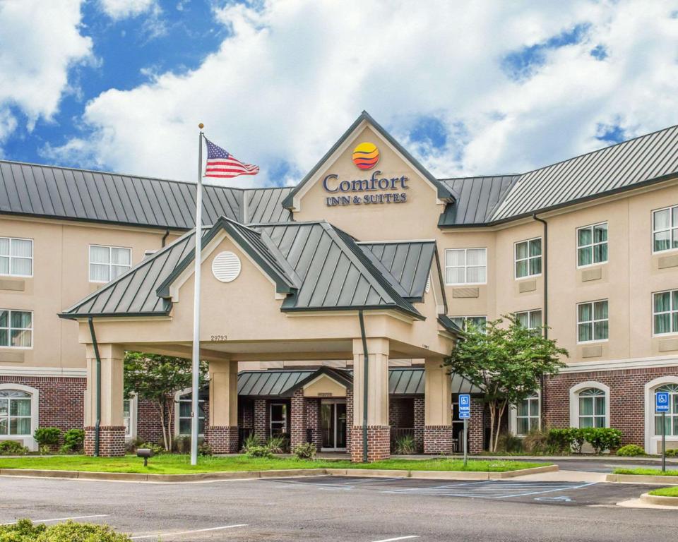 Comfort Inn & Suites Mobile near Eastern Shore Centre - main image