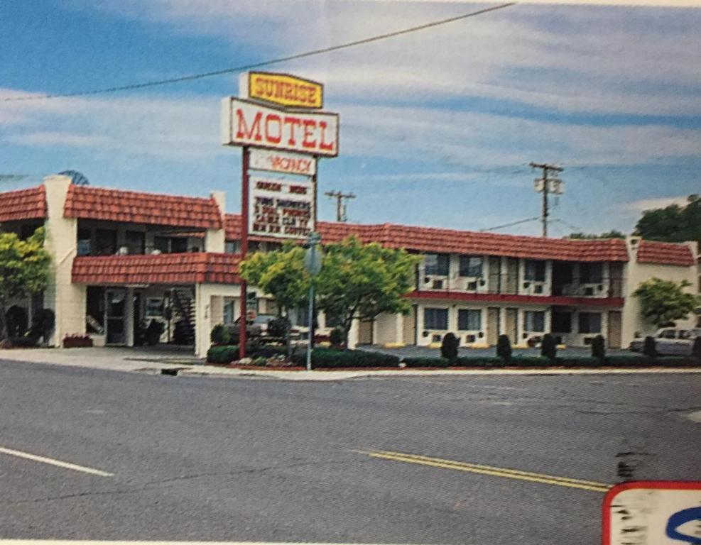 Sunrise Motel - main image