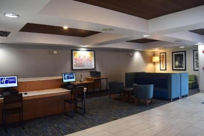 Holiday Inn Express Hotel & Suites Sparta - image 2