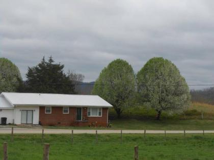 Ranch House of Cunningham Cabins near State Parks - image 7