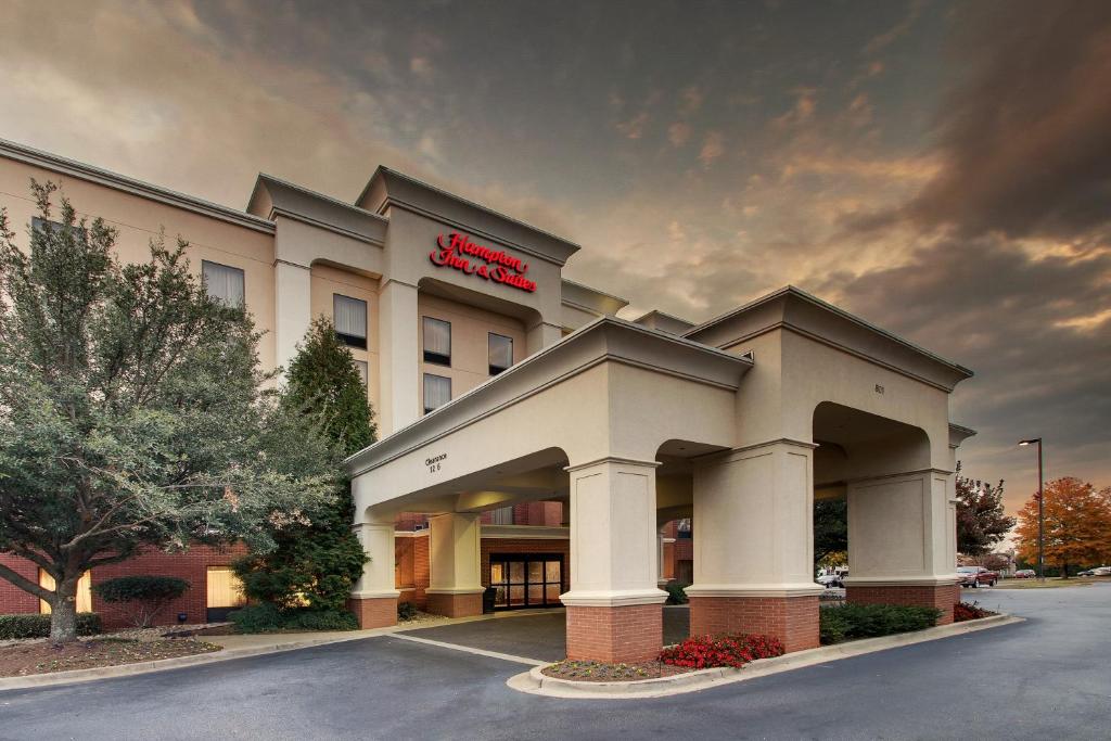 Hampton Inn & Suites Spartanburg-I-26-Westgate Mall - image 3