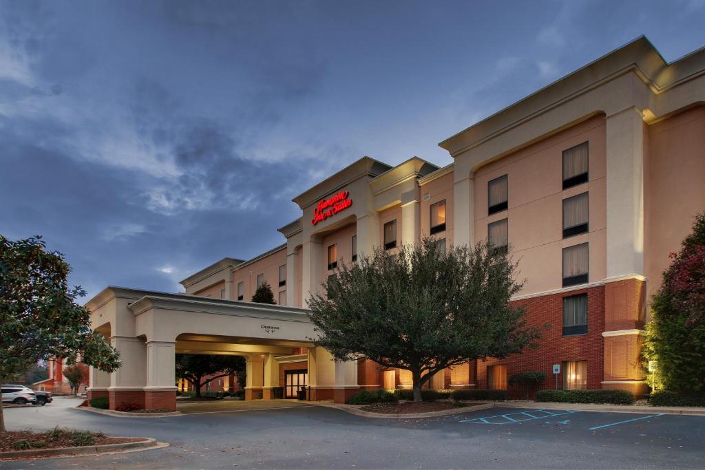 Hampton Inn & Suites Spartanburg-I-26-Westgate Mall - image 6