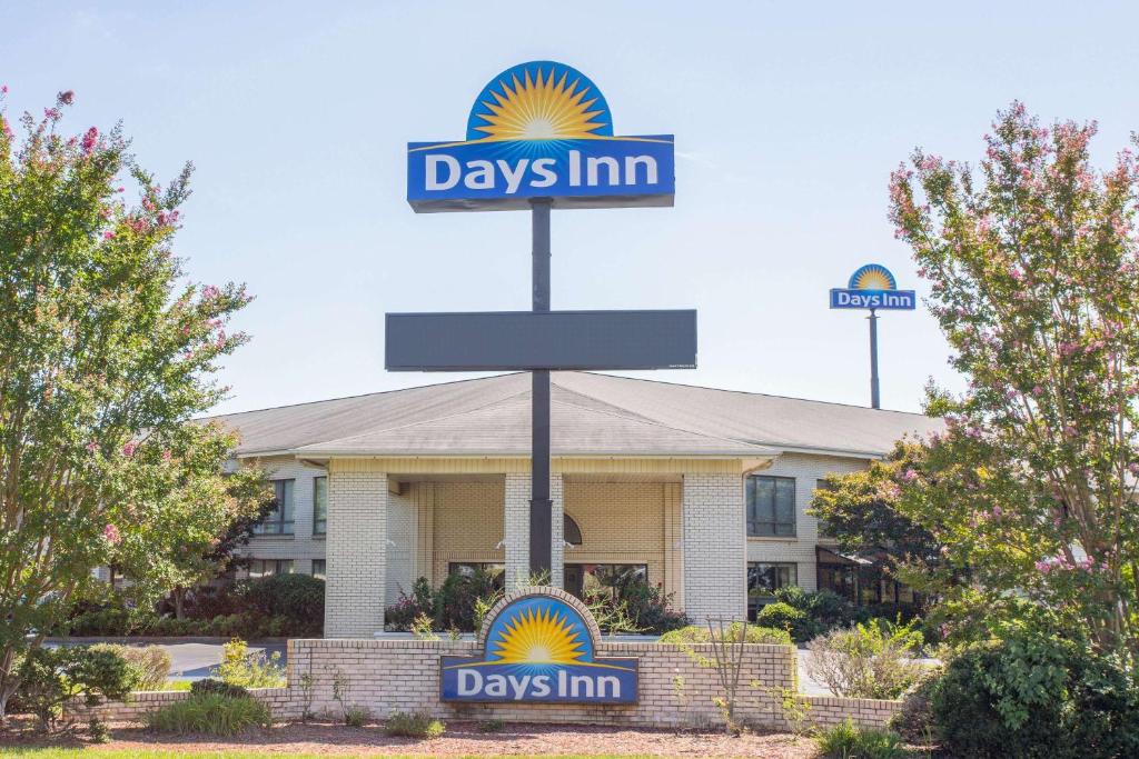 Days Inn by Wyndham Spartanburg Waccamaw - main image