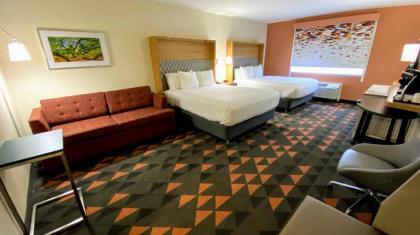 Holiday Inn Northwest Spartanburg - image 10