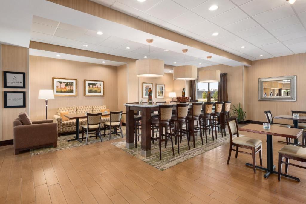 Hampton Inn Spearfish - image 5