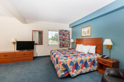 Days Inn by Wyndham Hotel Spencer IA - image 11