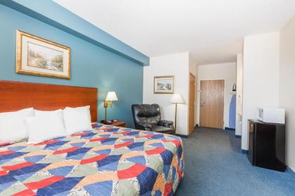 Days Inn by Wyndham Hotel Spencer IA - image 9