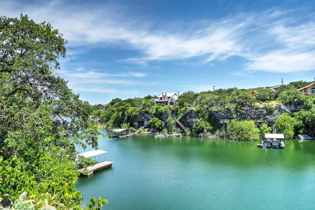 Waterfront Lake Travis Luxury Home with Large Deck! - image 7