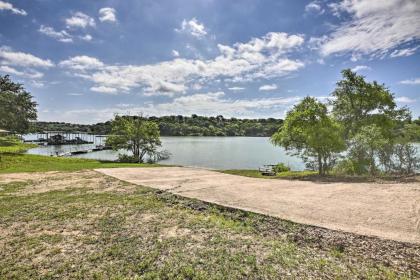 The Cloud House Spicewood House with Lake Views! - image 11