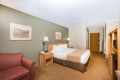 Ramada by Wyndham Spirit Lake/Okoboji - image 10