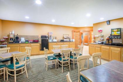 Ramada by Wyndham Spirit Lake/Okoboji - image 5