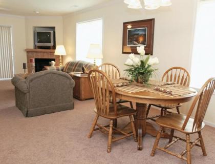 Beautiful Lake Okoboji - Year Round Resort Condos - image 10