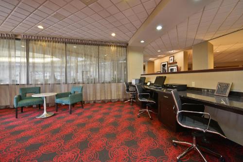 Hampton Inn Spokane Airport - image 4