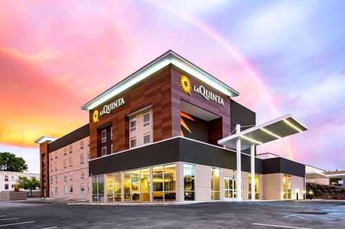 La Quinta Inn & Suites by Wyndham Spokane Downtown - main image