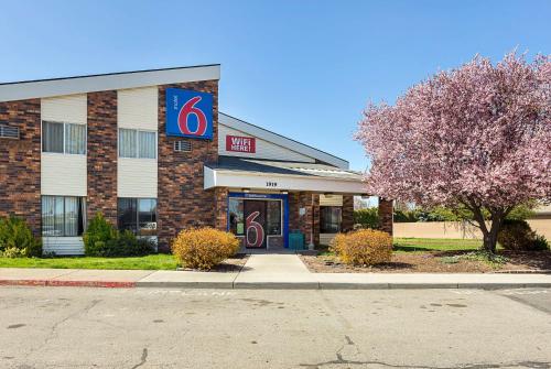 Motel 6-Spokane WA - East - main image