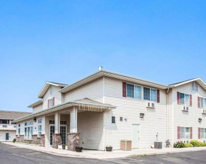 Rodeway Inn & Suites