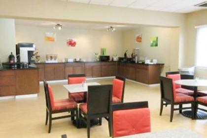 Quality Inn & Suites Airport - image 3