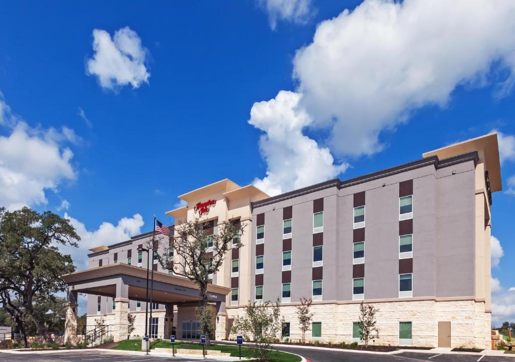 Hampton Inn By Hilton Bulverde Texas Hill Country - image 3