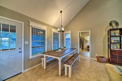 Spacious Private and Peaceful Hill Country Retreat - image 6