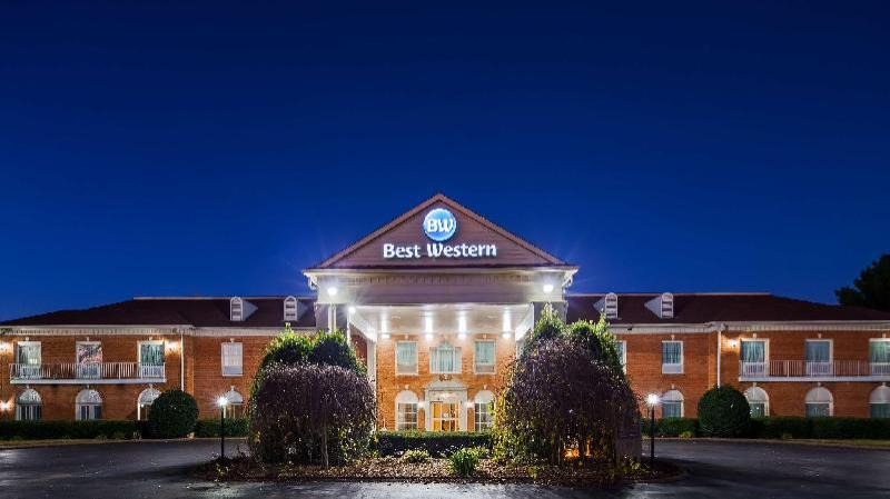 Best Western Spring Hill Inn & Suites - main image