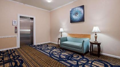 Best Western Spring Hill Inn & Suites - image 6