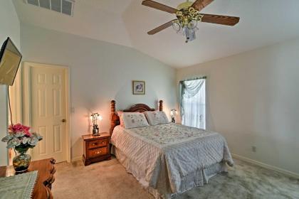 Bright Spring Hill Home - 10 Mins to Weeki Wachee! - image 5