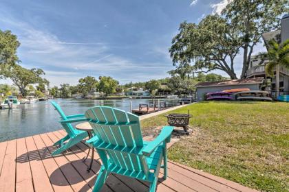 The Manatini Waterfront Weeki Wachee Home! - image 1