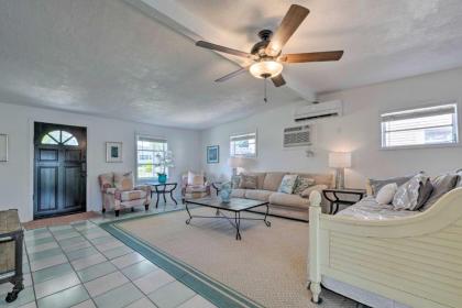 The Manatini Waterfront Weeki Wachee Home! - image 10