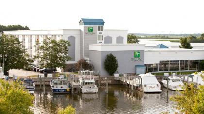 Holiday Inn Grand Haven-Spring Lake an IHG Hotel - image 1