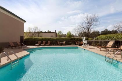 Country Inn & Suites by Radisson Fayetteville-Fort Bragg NC - image 16