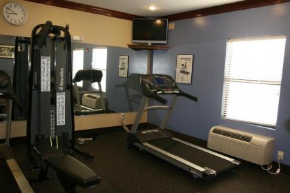 Country Inn & Suites by Radisson Fayetteville-Fort Bragg NC - image 5