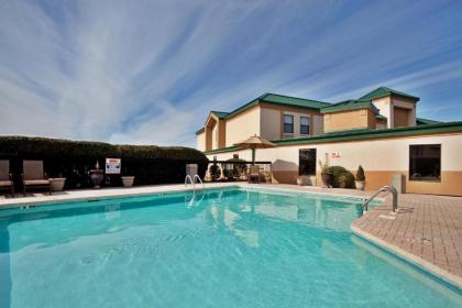 Country Inn & Suites by Radisson Fayetteville-Fort Bragg NC - image 7