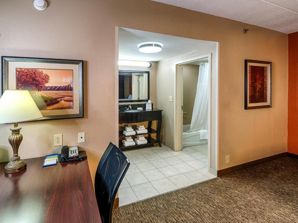 Hampton Inn Spring Lake Fayetteville - image 7