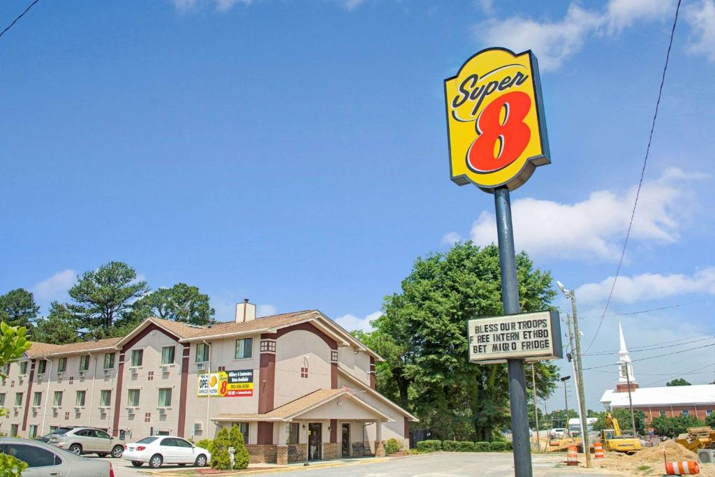 Super 8 by Wyndham Spring Lake/ Fort Bragg - main image