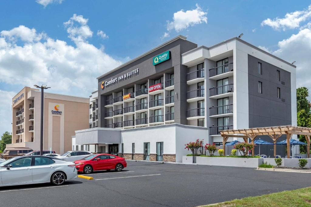 Comfort Inn & Suites - main image