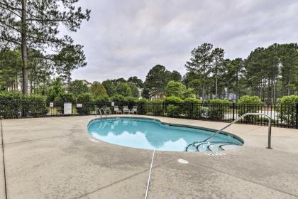 Anderson Creek Resort Condo on Golf Course with Pool - image 2