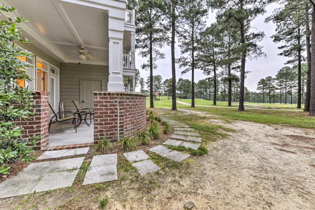 Anderson Creek Resort Condo on Golf Course with Pool - image 3