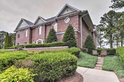 Resort-Style Condo and Suite on Golf Course with Pool! - image 13