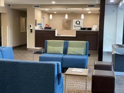 Quality Inn & Suites - image 10